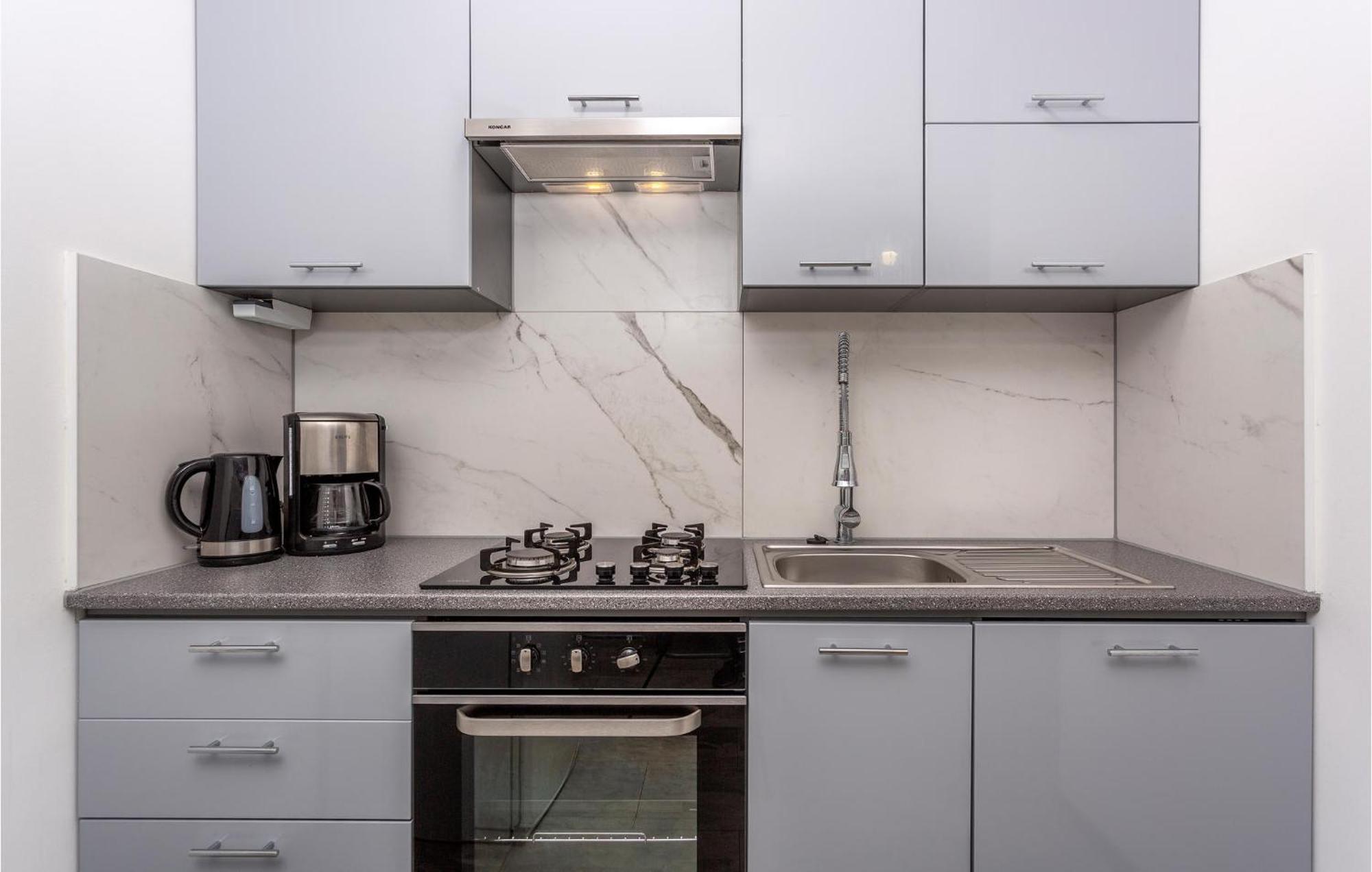 Stunning Apartment In Malinska With Kitchen Экстерьер фото